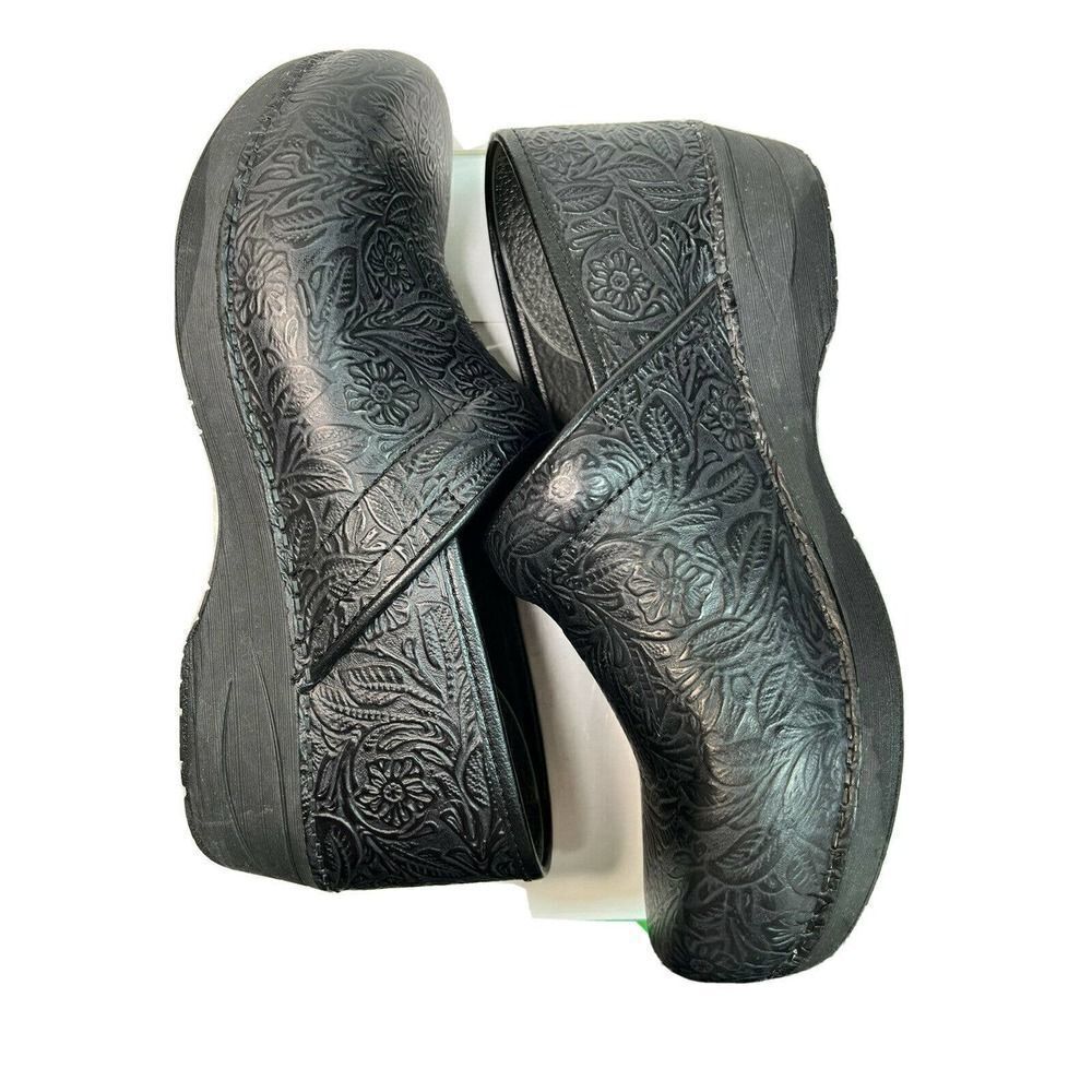 Dasnko XP 2.0 Black Floral Tooled Clogs Shoes Size 42 EU 11.5 12 US - Picture 5 of 12
